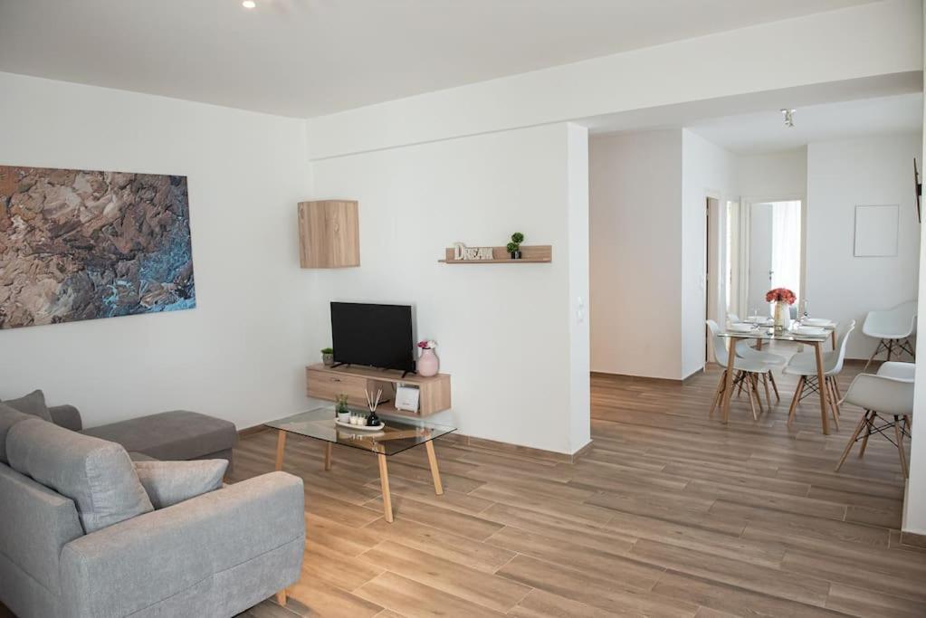 Bright 2Br Apartment In Palaio Faliro- Atene Esterno foto
